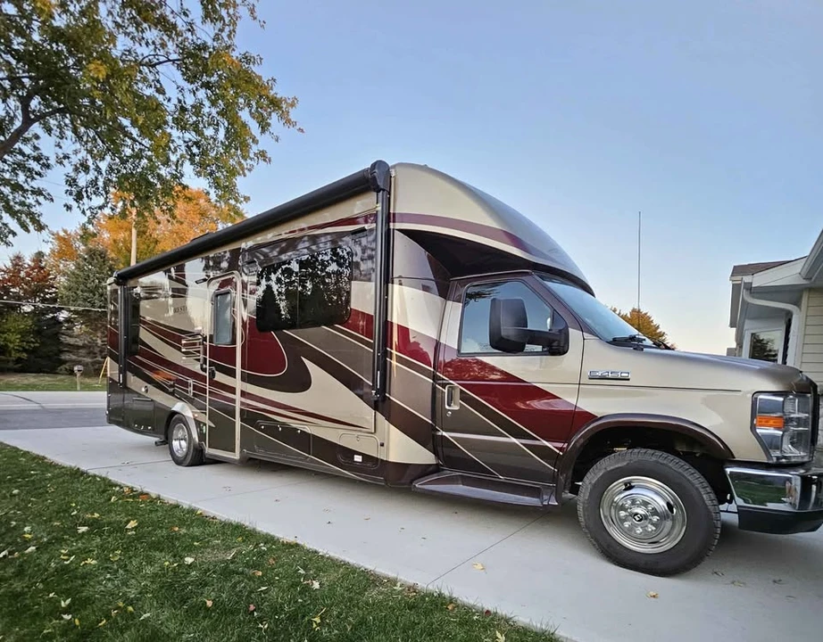 2018 Forest River - Image 2 of 20