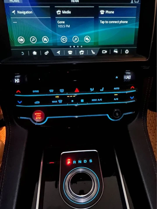 2018 Jaguar F-Pace - Image 9 of 10