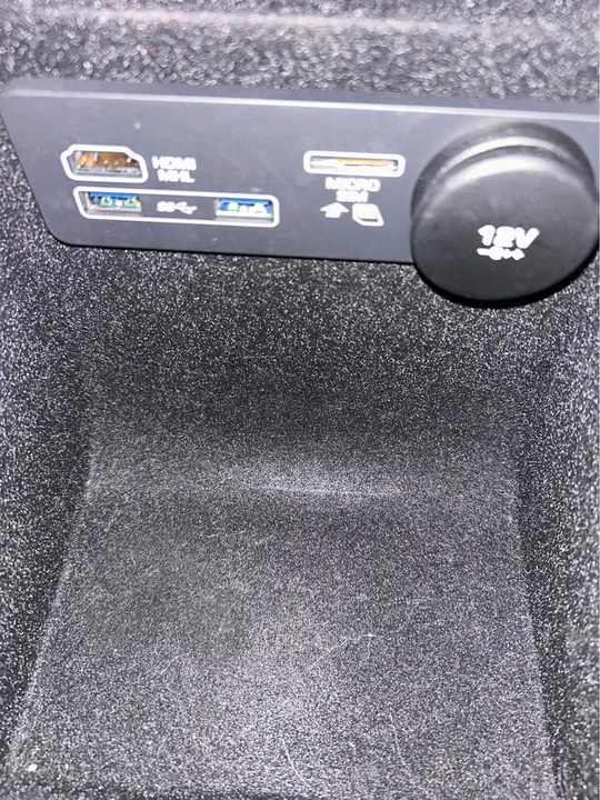 2018 Jaguar F-Pace - Image 10 of 10