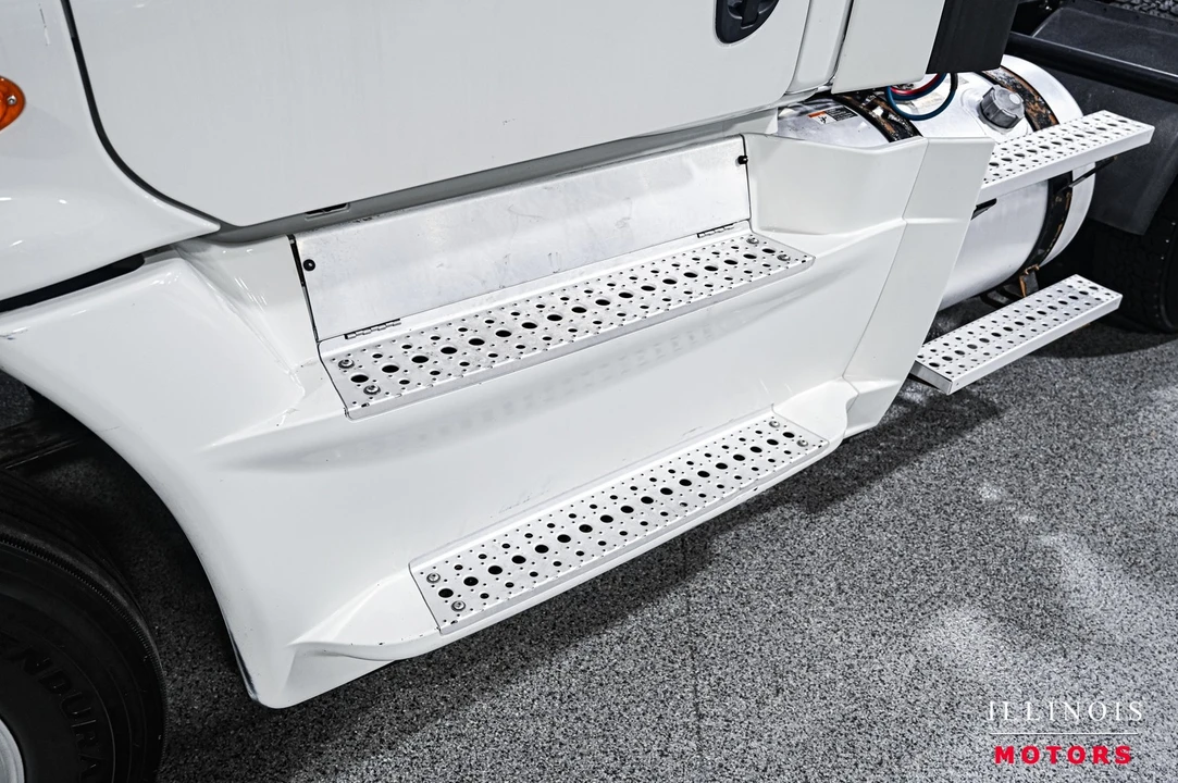 2018 Freightliner - Image 15 of 21