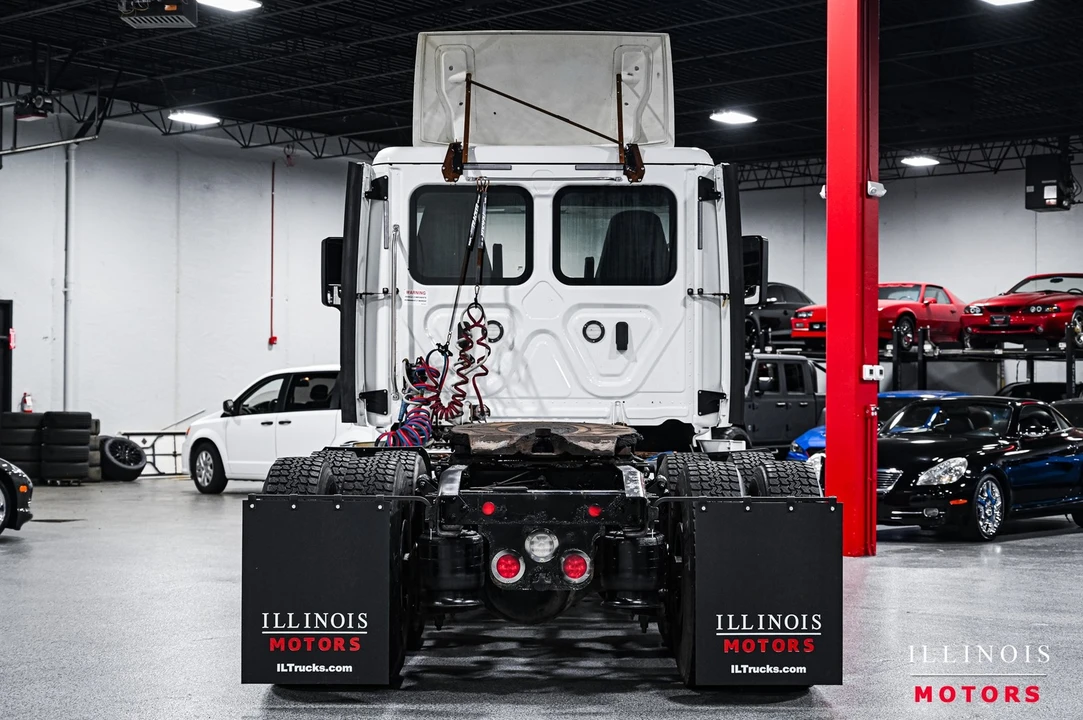 2018 Freightliner - Image 4 of 21