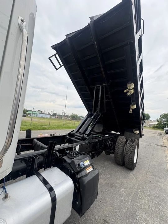 2018 Freightliner - Image 4 of 20