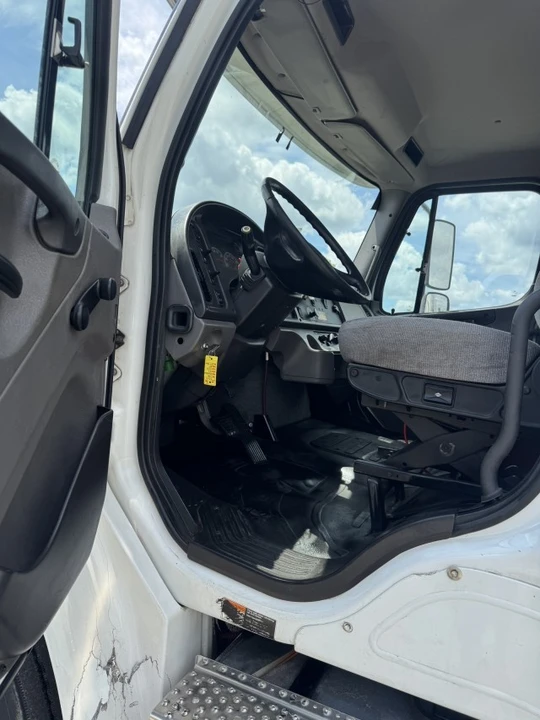 2018 Freightliner - Image 20 of 21