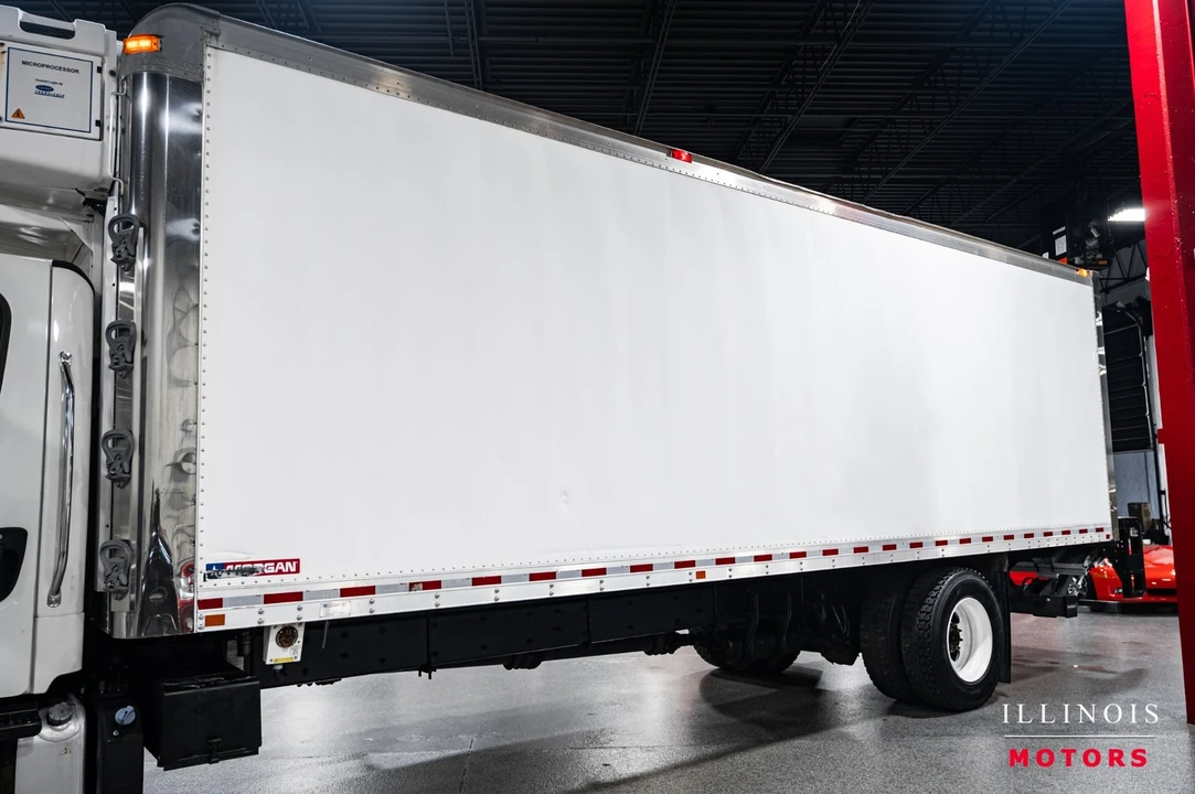 2018 Freightliner - Image 3 of 21