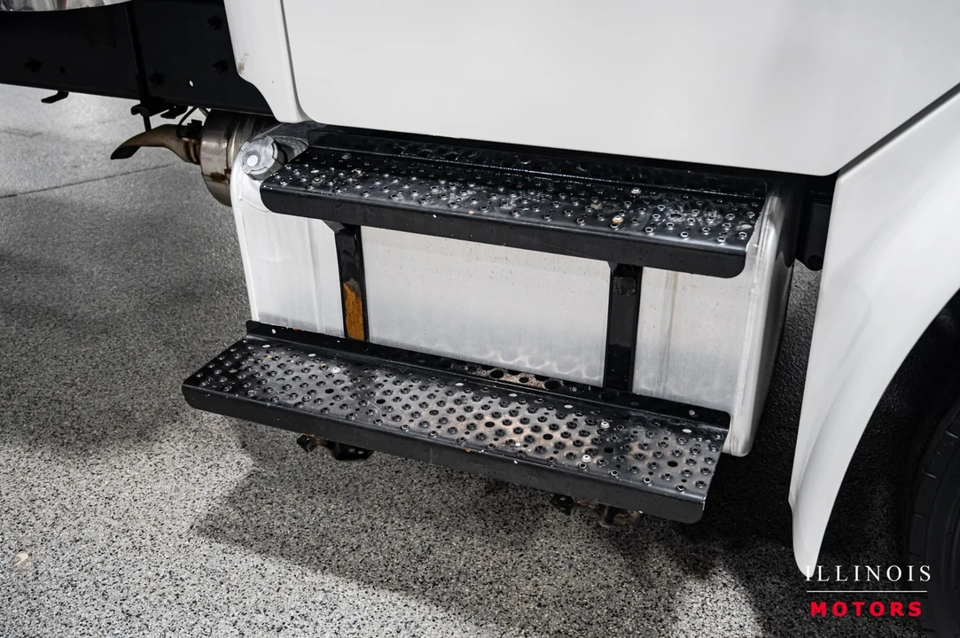 2018 Freightliner - Image 15 of 21