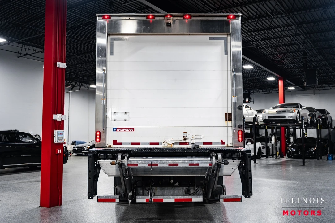 2018 Freightliner - Image 5 of 21