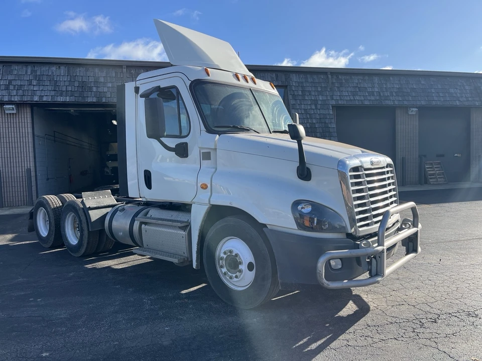 2018 Freightliner - Image 4 of 11