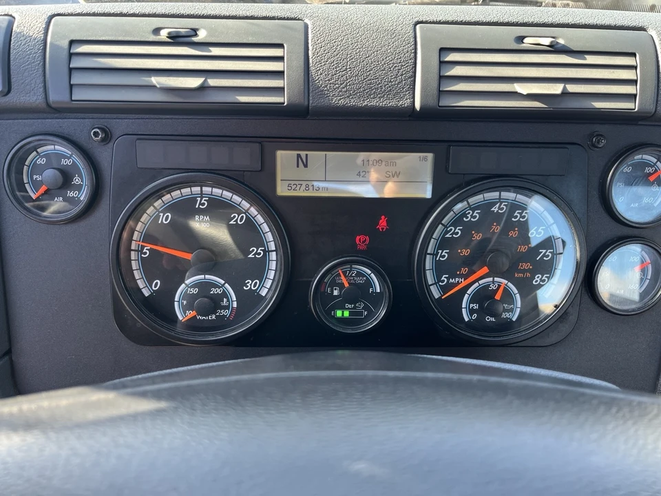 2018 Freightliner - Image 8 of 11