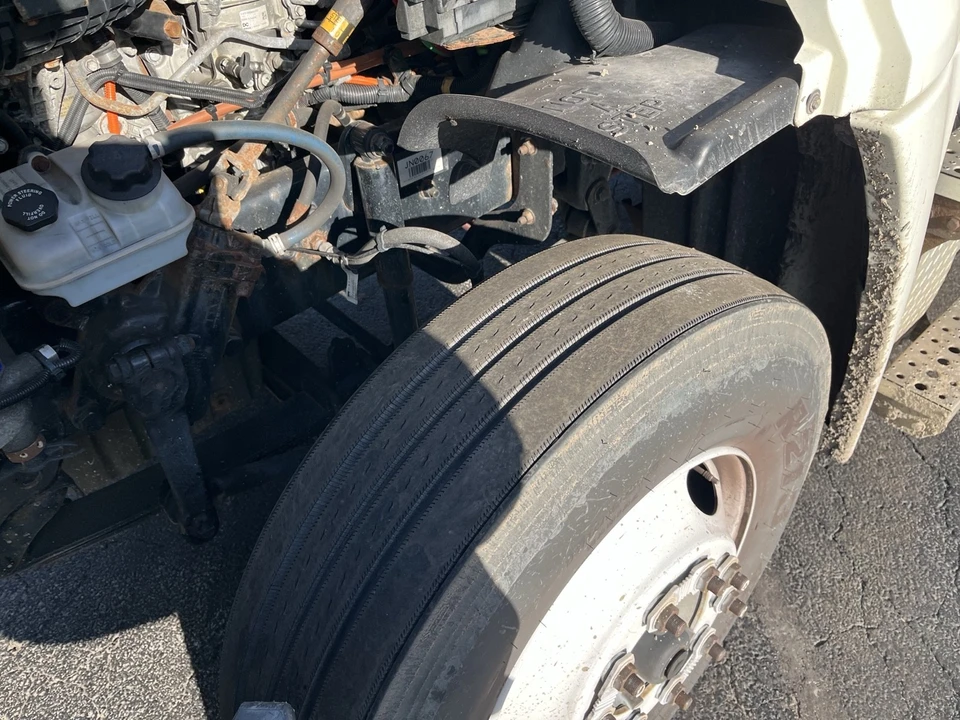 2018 Freightliner - Image 9 of 11