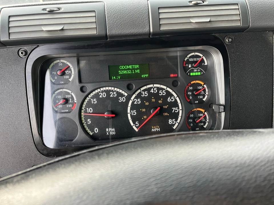 2018 Freightliner - Image 7 of 10