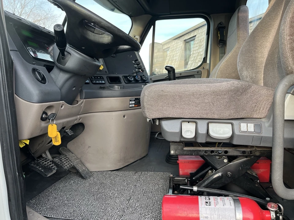 2018 Freightliner - Image 5 of 10