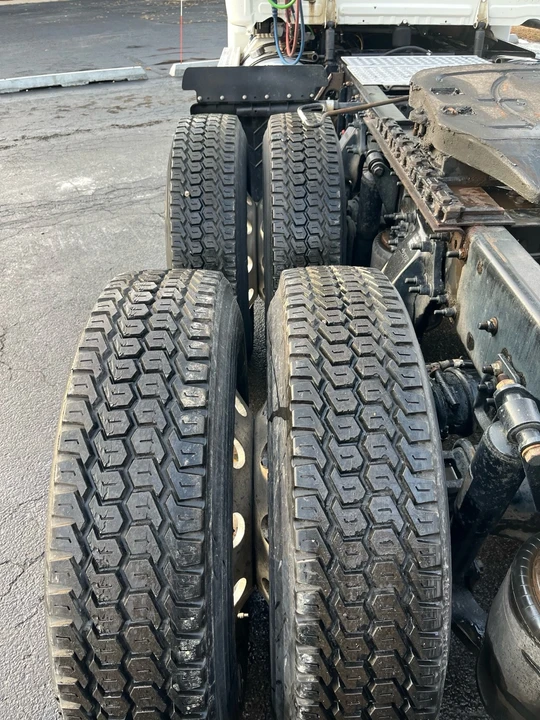 2018 Freightliner - Image 9 of 10
