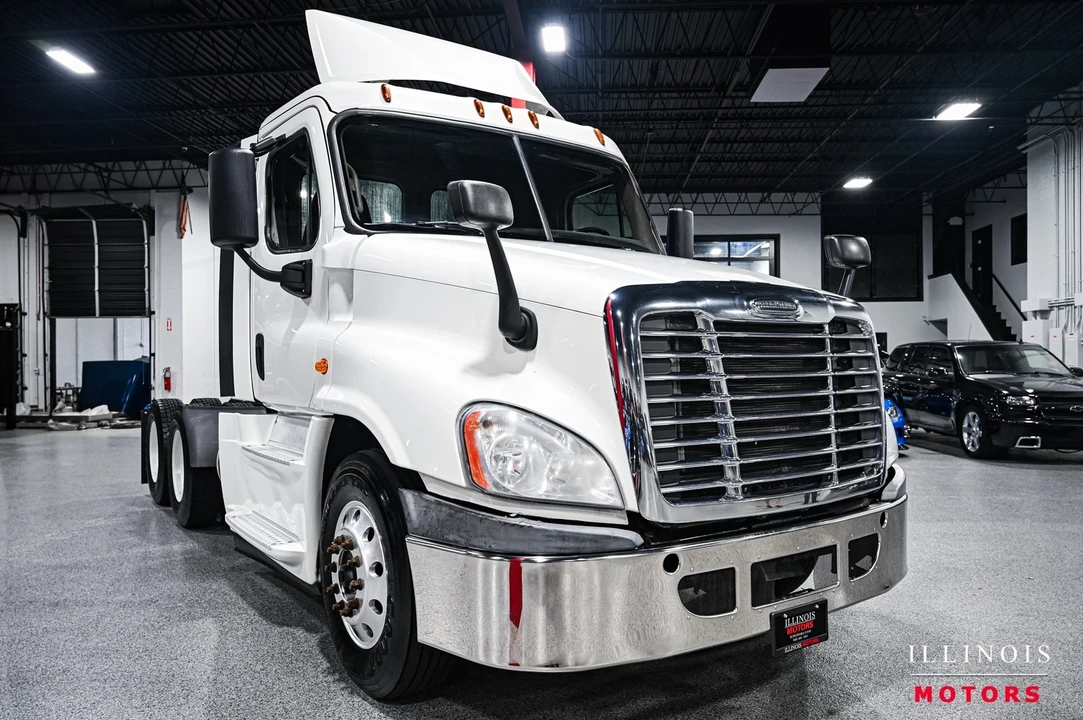 2018 Freightliner - Image 7 of 21