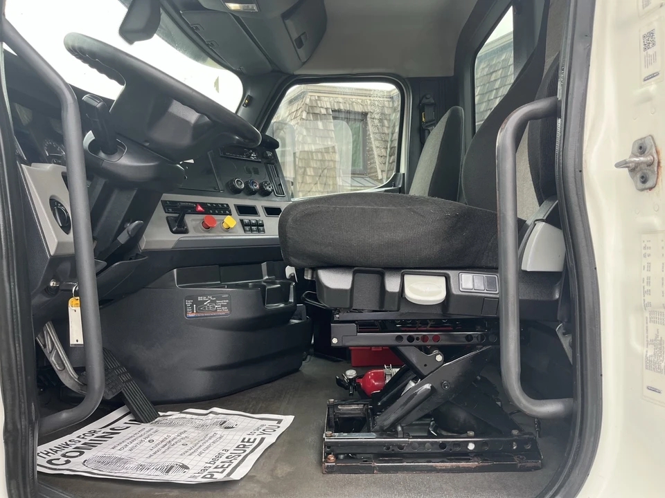 2018 Freightliner - Image 5 of 8