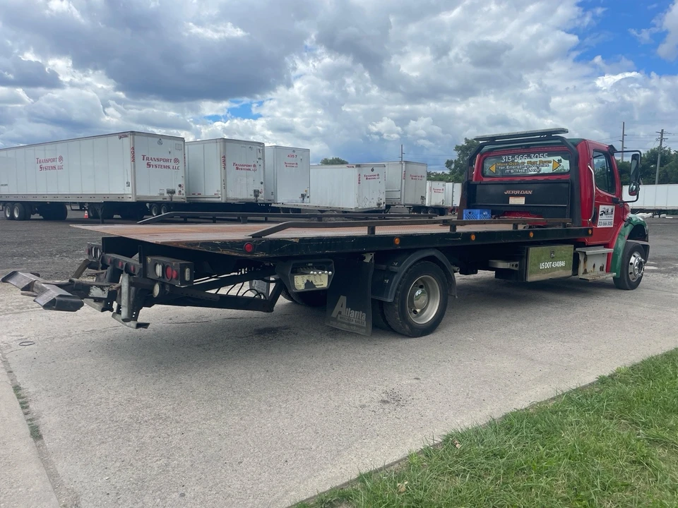 2018 Freightliner - Image 6 of 8