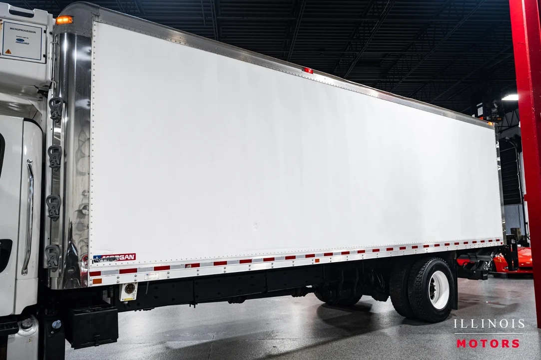 2018 Freightliner - Image 3 of 21