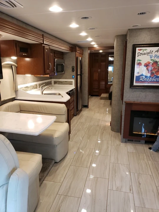 2018 Freightliner - Image 10 of 15
