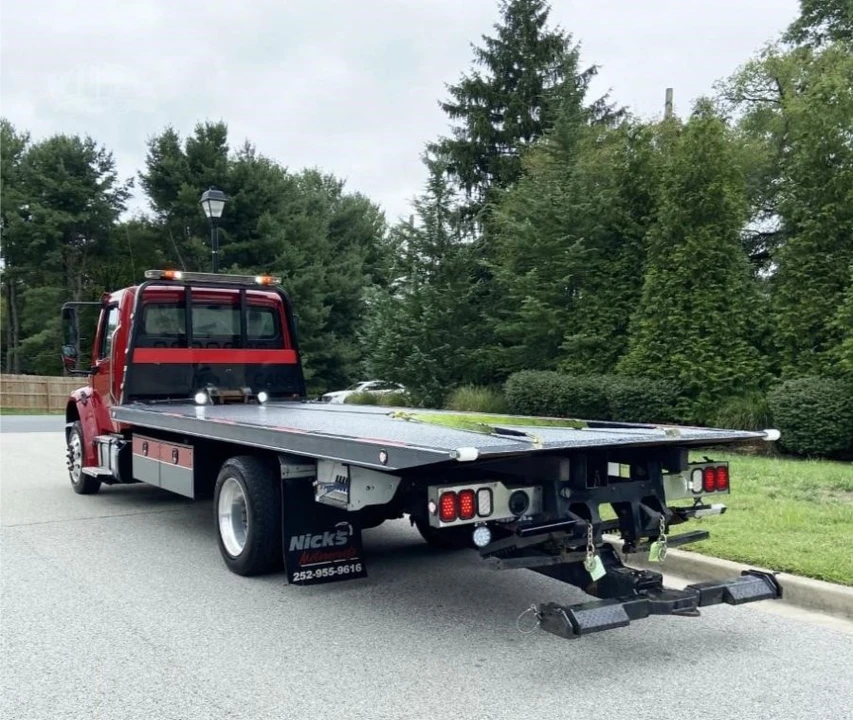 2018 Freightliner - Image 2 of 5