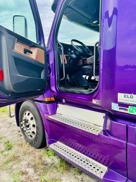 2018 Freightliner - Image 13 of 13