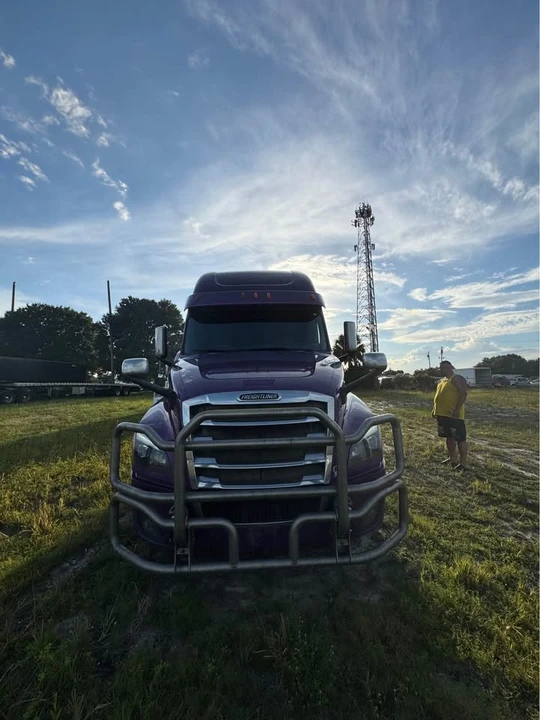 2018 Freightliner - Image 4 of 13