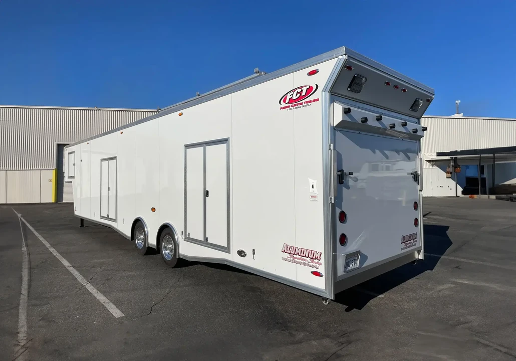 2018 - Image 2 of 6