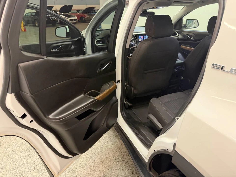 2018 GMC Acadia - Image 25 of 31