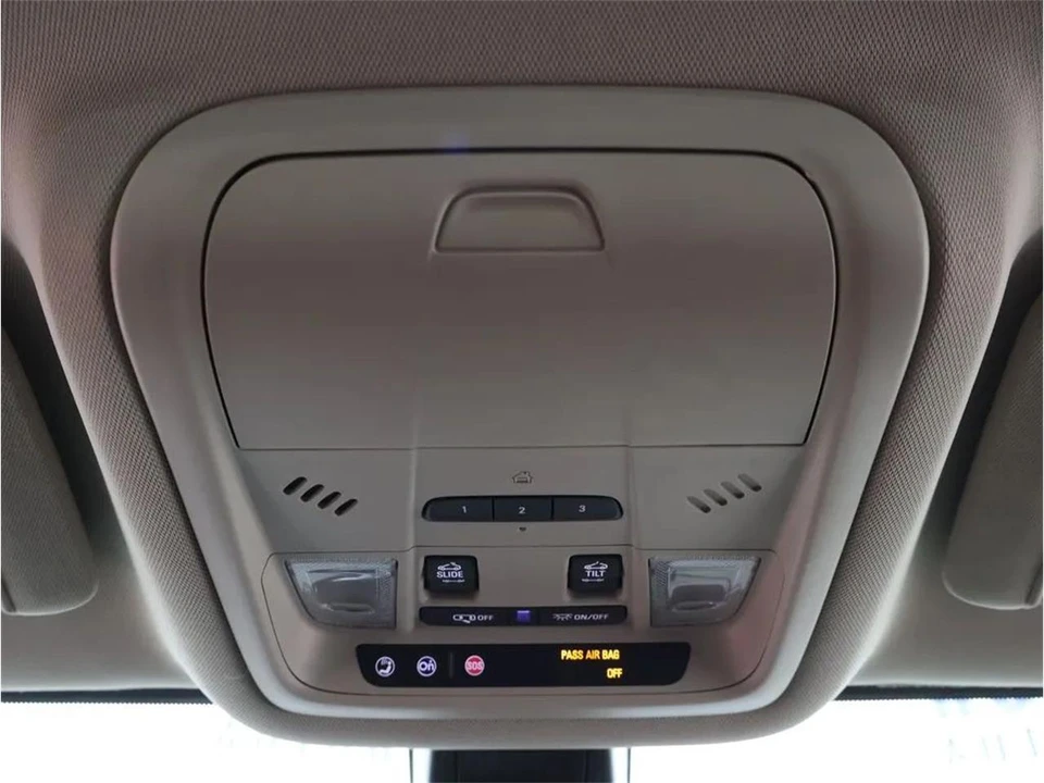 2018 GMC Acadia - Image 25 of 31