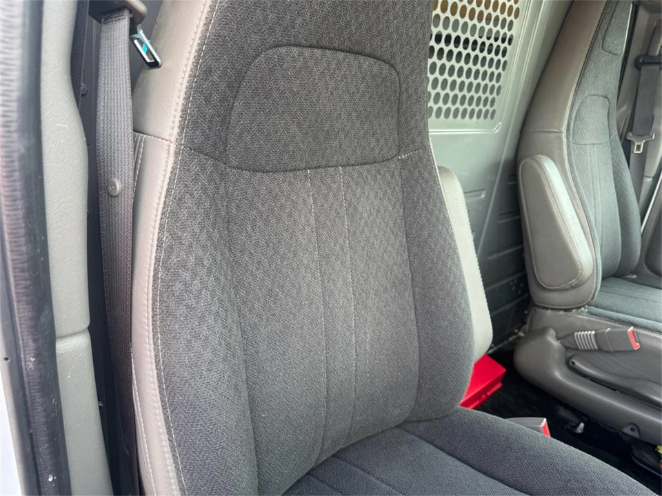 2018 GMC Savana - Image 27 of 31