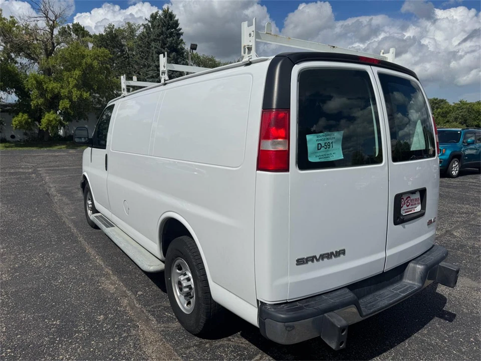 2018 GMC Savana - Image 9 of 31