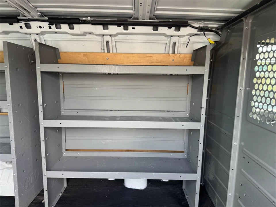 2018 GMC Savana - Image 31 of 31