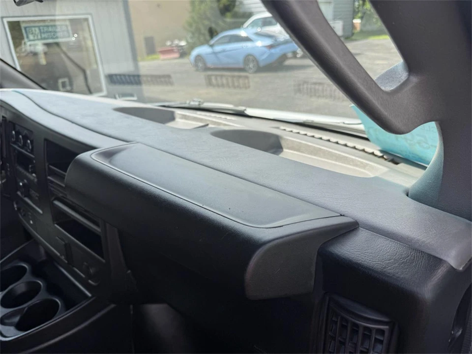 2018 GMC Savana - Image 25 of 31