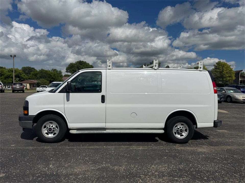 2018 GMC Savana - Image 7 of 31
