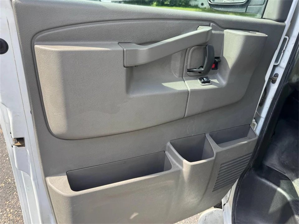 2018 GMC Savana - Image 21 of 31