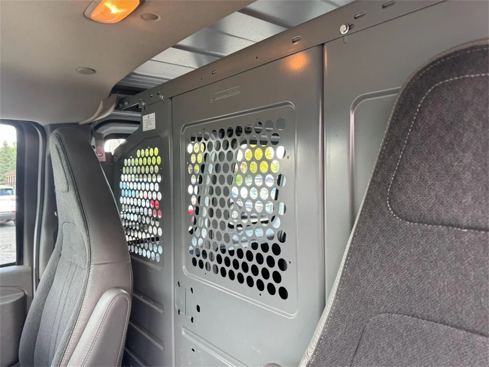 2018 GMC Savana - Image 19 of 31