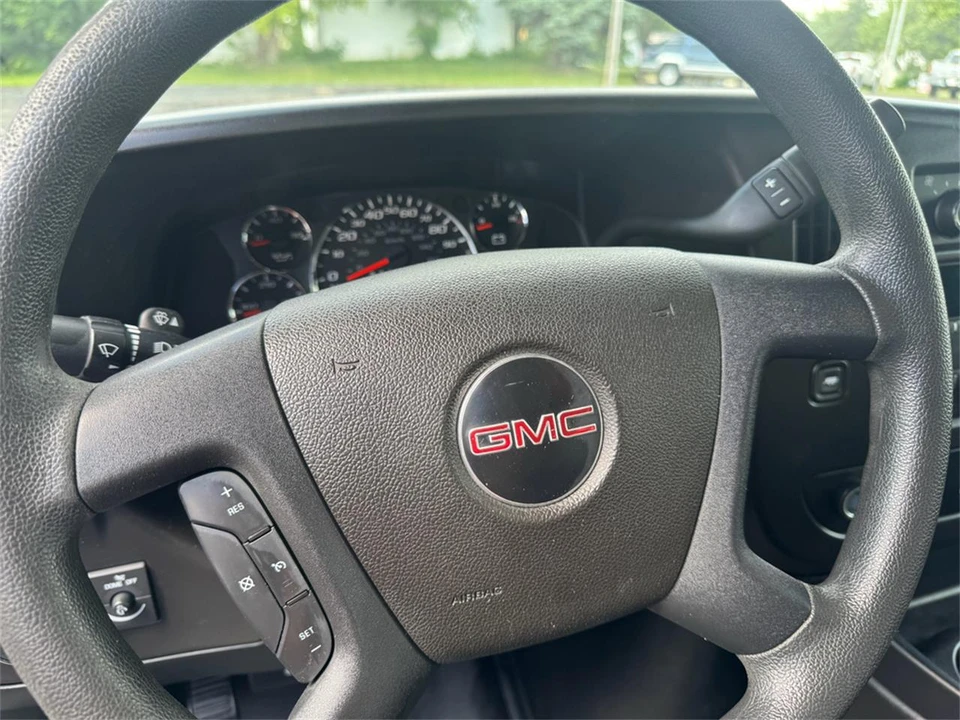 2018 GMC Savana - Image 14 of 31