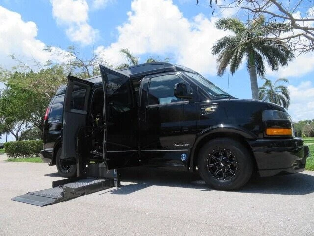 2018 GMC Savana - Image 2 of 12