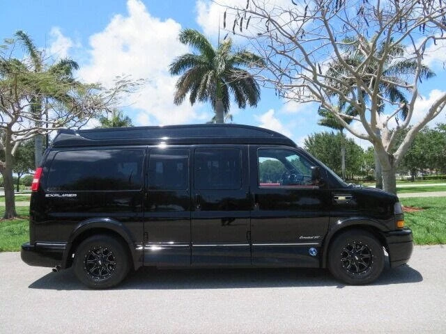 2018 GMC Savana - Image 8 of 12