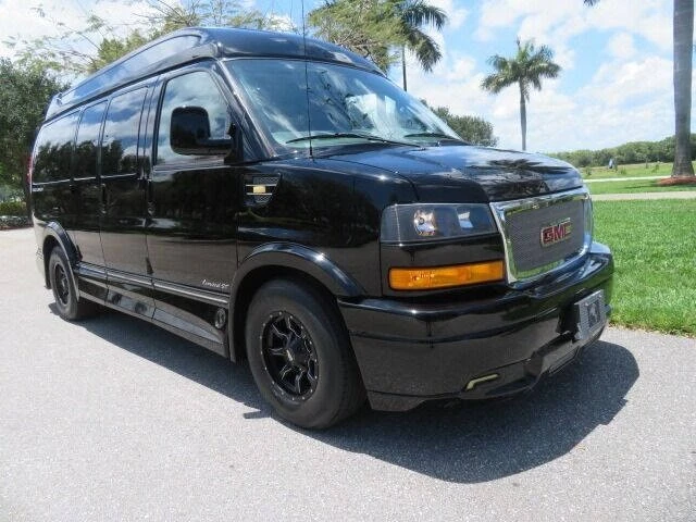 2018 GMC Savana - Image 11 of 12