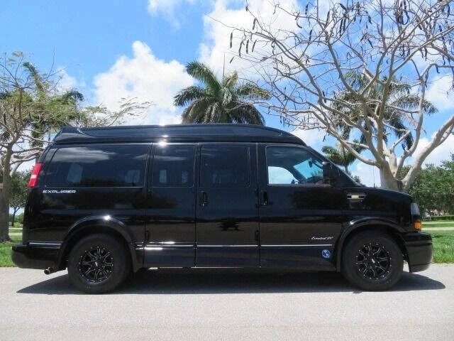 2018 GMC Savana - Image 9 of 12