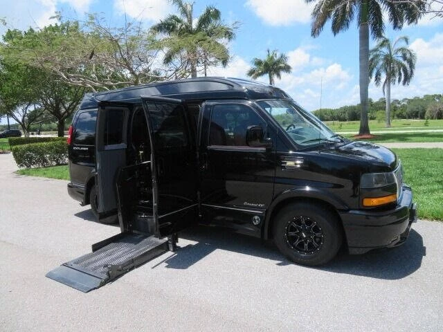 2018 GMC Savana - Image 3 of 12