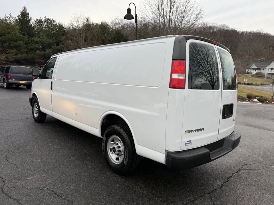 2018 GMC Savana - Image 8 of 12
