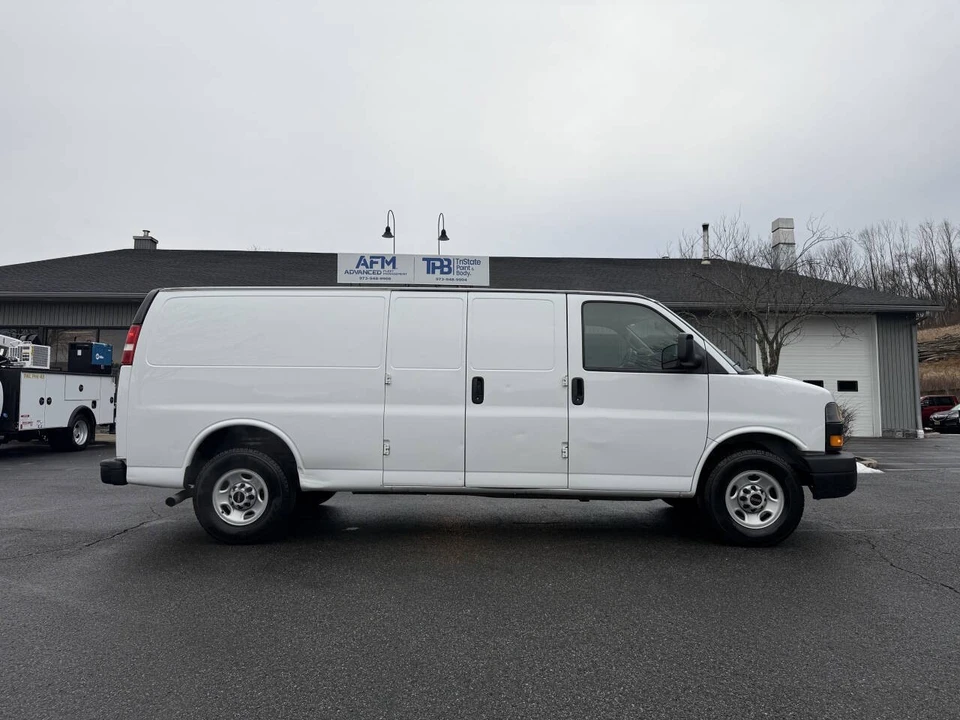 2018 GMC Savana - Image 3 of 12