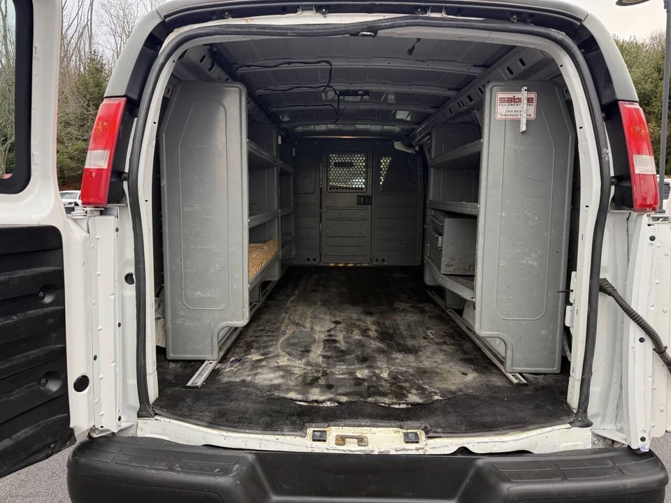 2018 GMC Savana - Image 6 of 12