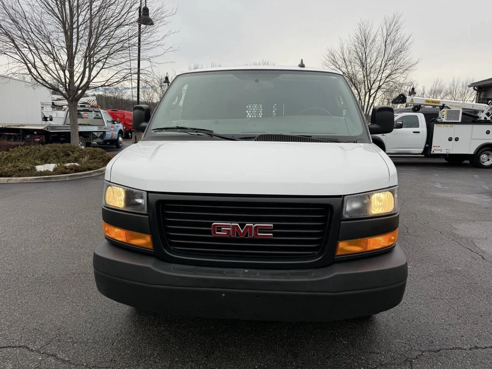 2018 GMC Savana - Image 11 of 12