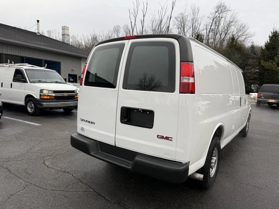 2018 GMC Savana - Image 4 of 12