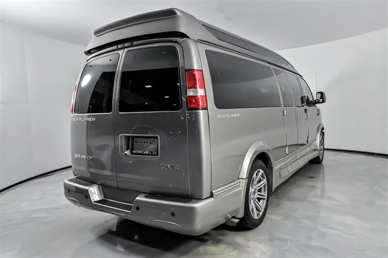 2018 GMC Savana - Image 11 of 21