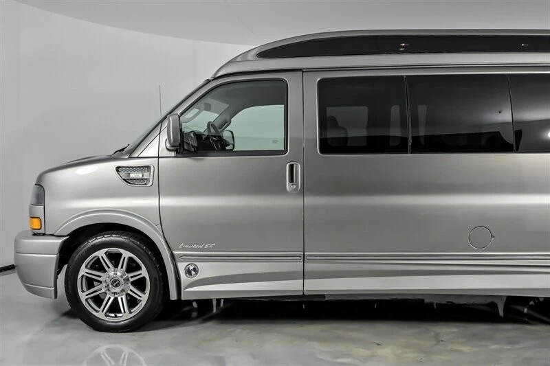 2018 GMC Savana - Image 7 of 21