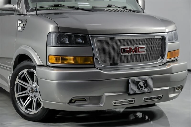 2018 GMC Savana - Image 3 of 21