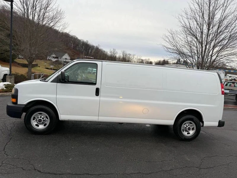 2018 GMC Savana - Image 9 of 12