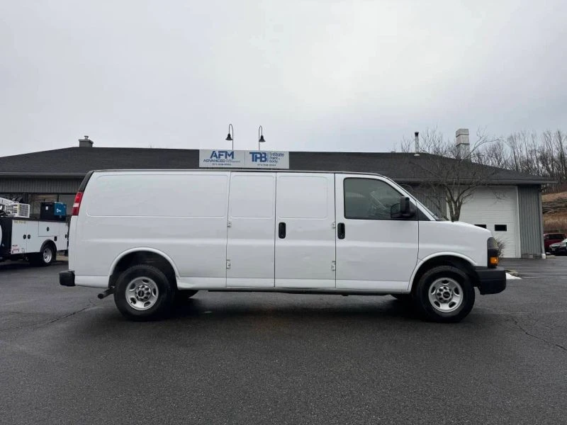 2018 GMC Savana - Image 3 of 12